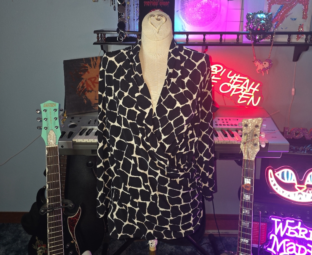 Vince Camuto Black and White Patterned Blouse